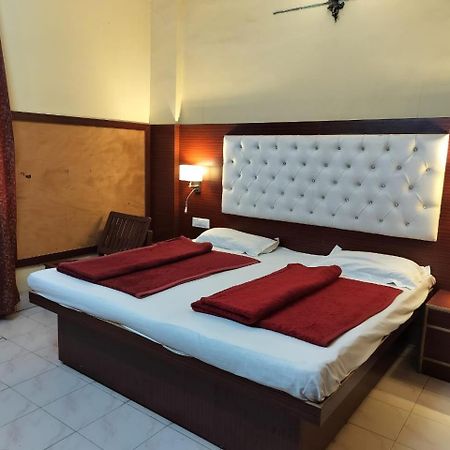 Hotel Prince Palace New Delhi Buitenkant foto