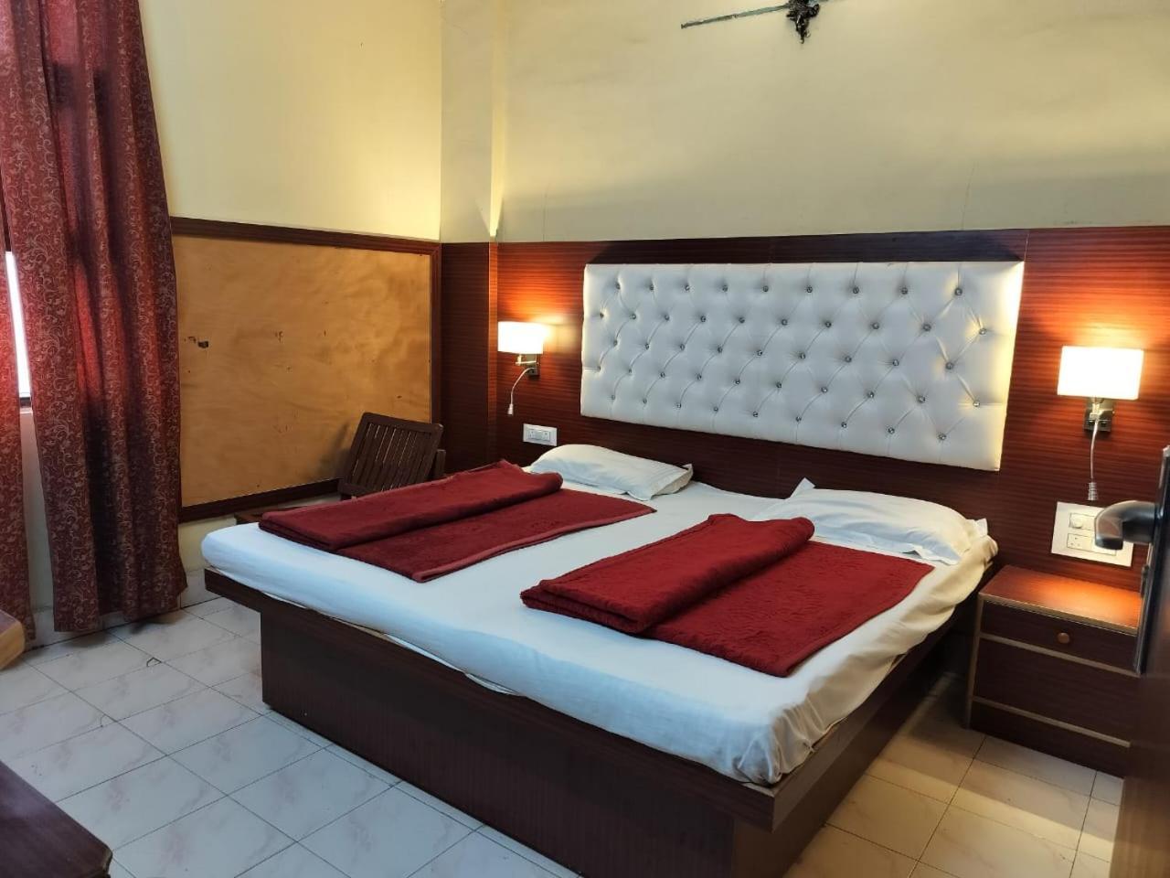 Hotel Prince Palace New Delhi Buitenkant foto