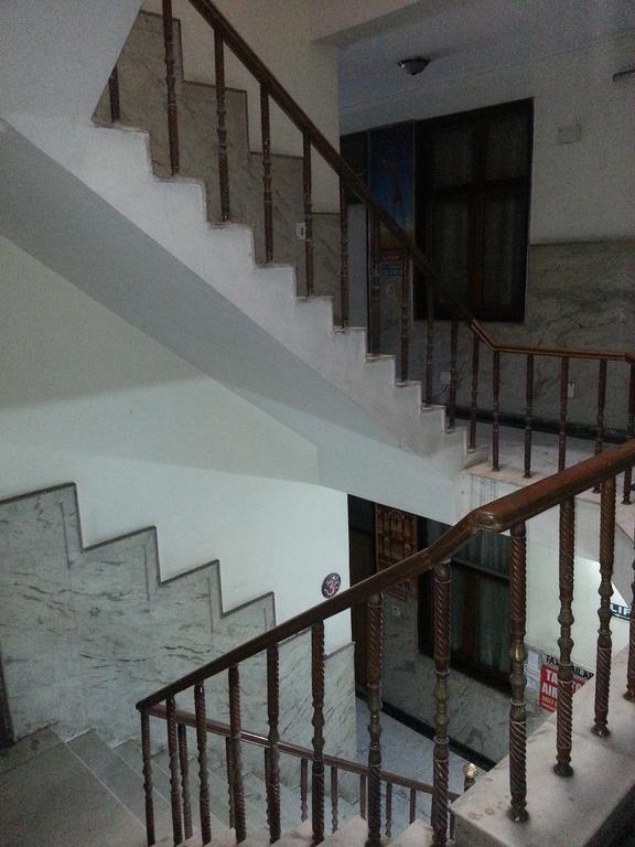 Hotel Prince Palace New Delhi Buitenkant foto