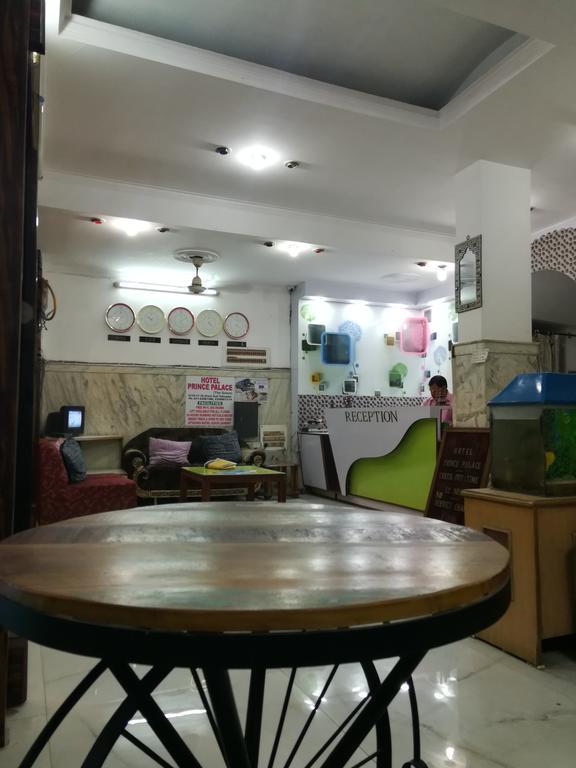 Hotel Prince Palace New Delhi Buitenkant foto